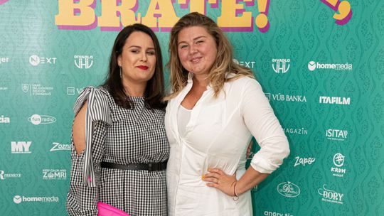 Petra Polnišová a Evelyn na premiére komédie...