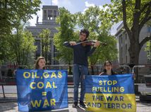vojna na ukrajine, berlín, protest, demonštrácia, uhlie, ropa, sankcie