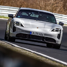 Porsche Taycan Turbo S - rekordná jazda na Nurburgringu 2022