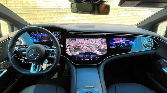 Mercedes-Benz EQE 43 AMG - test 2022