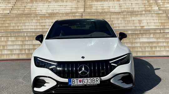Mercedes-Benz EQE 43 AMG - test 2022