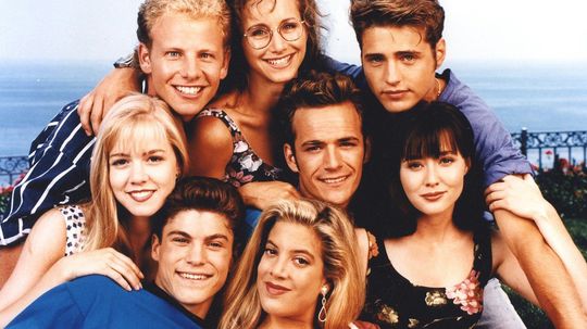Slávny idol zo seriálu Beverly Hills 90210 za zasnúbil! Pred oltár mieri v 50-ke