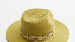 Dámsky pletený klobúk Zara, predáva sa za 25,95 eura. 