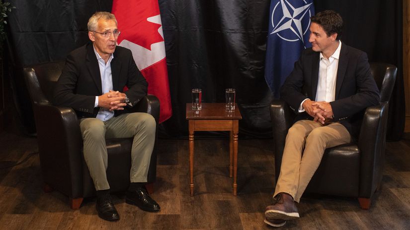 Generálny tajomník NATO Jens Stoltelbnerg...