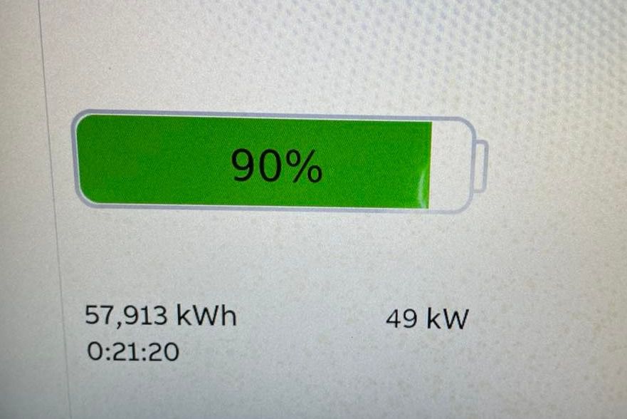 Napätie 800 V robí zázraky. Len za 20 minút sme...