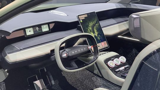 Koncept Škoda Vision 7S (2022)