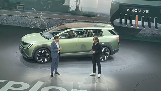 Koncept Škoda Vision 7S (2022)