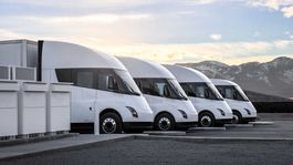 Tesla Semi (2022)