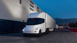 Tesla Semi (2022)