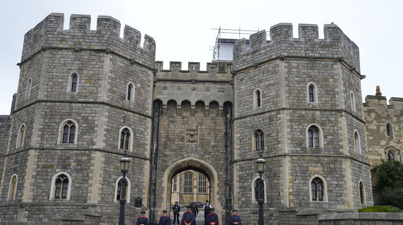 Hrad Windsor sa nachádza v grófstve Berkshire....