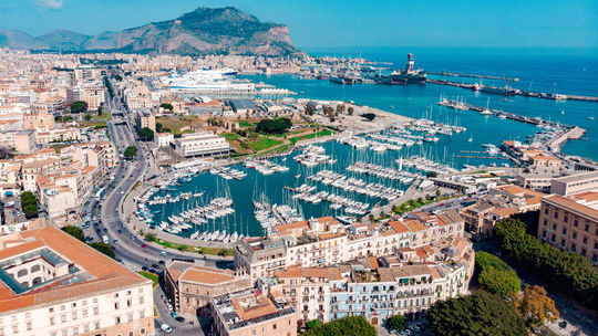 Prístav v sicílskom meste Palermo - Taliansko.