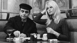 Antoine Bourseiller et Brigitte Bardot lors de...