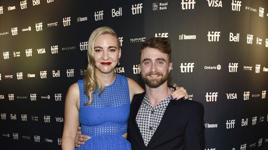 Herec Daniel Radcliffe a jeho partnerka Erin...