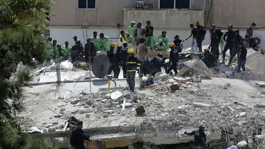 Deväť ľudí zahynulo v troskách domu, ktorý sa zrútil v jordánskom Ammáne