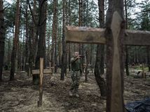 Ukrajina Izium hrob masový