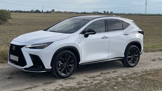 Lexus NX 350h 4x4 E-four (2022)