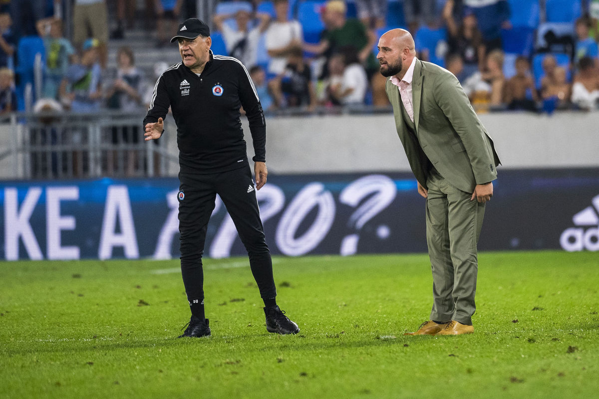 Tréner ŠK Slovan Bratislava Vladimír Weiss st....