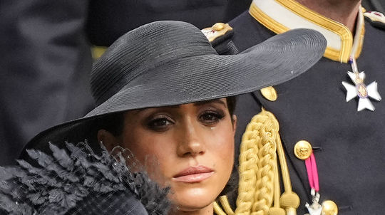 Vojvodkyňa Meghan vo  Westminsterskom opátstve.  