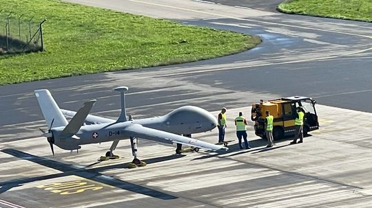 Hermes 900 StarLiner 4