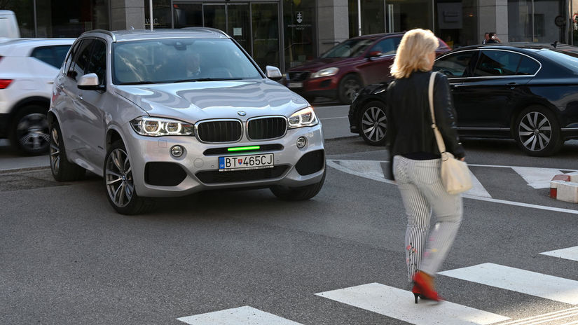 predné brzdové svetlo