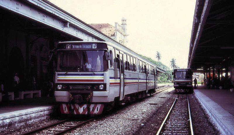 Väčšina autobusových vlakov smerovala do Ázie....