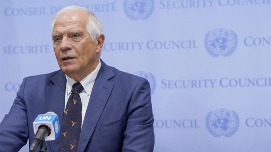 Putin v súvislosti s možným použitím jadrových zbraní nezavádza, tvrdí Borrell