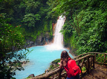 Kostarika, vodopád, turistka, turistika, dažďový prales
