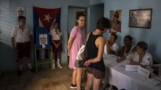 Kubánci v referende schválili zákon o rodine, umožňuje aj sobáše homosexuálov