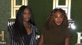 Venus Williams (vľavo) a Serena Williams