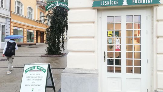 Predajňa Lesnícke pochúťky v Banskej Bystrici. 