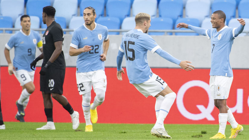 Strelec uruguajského gólu Nicolás de la Cruz...