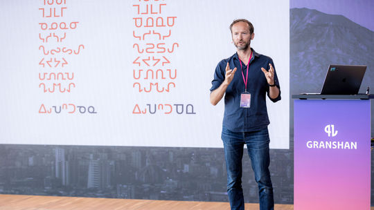 Celosvetovo uznávaný typograf a dizajnér Peter...