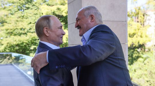 Vagnerovci sú v Bielorusku, Lukašenko to potvrdil. Prehováral Putina na rokovanie, on to však odmietol      