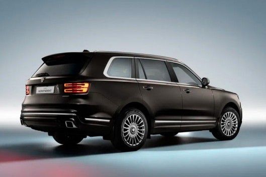 SUV Aurus Komendant sa vyrábať ešte ani len...