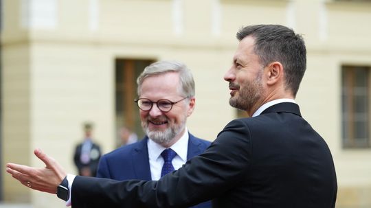 Slovenská a česká vláda sa stretli v Trenčíne, hovoriť budú o vojne i spolupráci