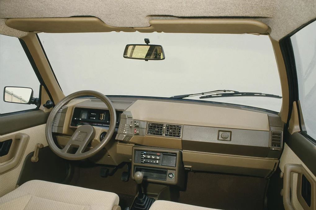 Interiér bol poriadne futuristický. Aspoň z...