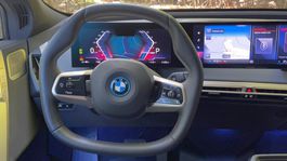 BMW iX M60 (2022)