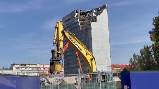 Istropolis, búranie