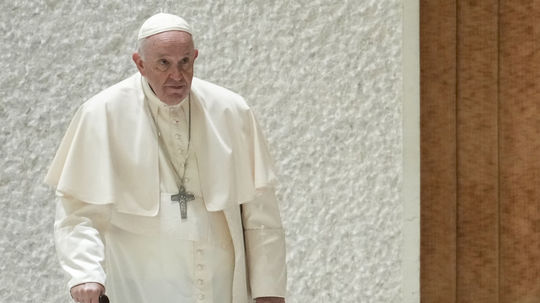 Pápež kritizuje zaobchádzanie s migrantmi: Stredozemné more je najväčším pohrebisko