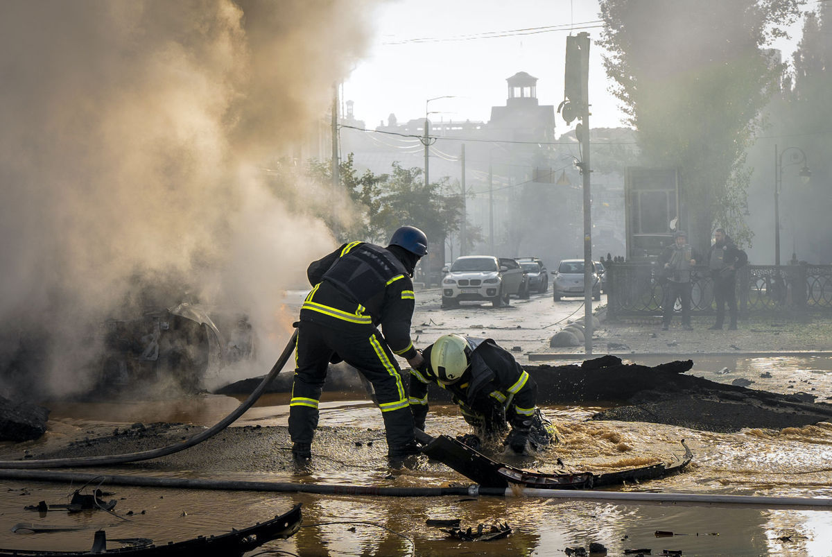 vojna na Ukrajine, Kyjev, hasiči