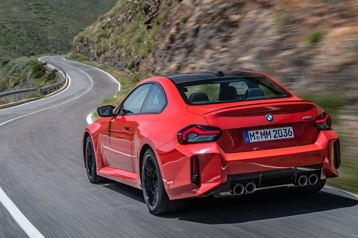 Rozšírený rozchod kolies na úroveň BMW M3 a M4...