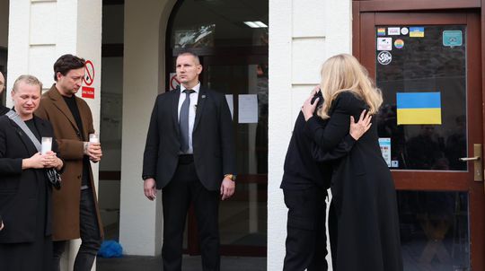 Prezidentka Zuzana Čaputová si uctila obete...