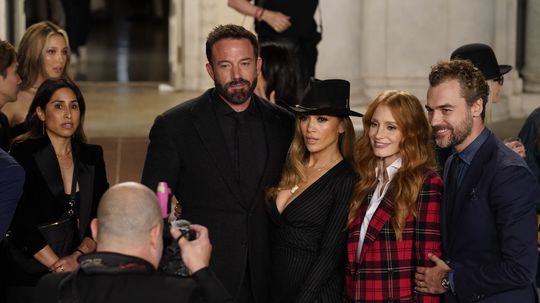 Zľava: Manželia Jennifer Lopez a Ben Affleck a...