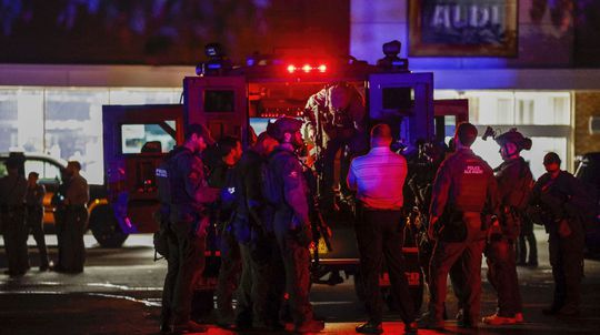 Pri streľbe vo Filadelfii zomreli dvaja ľudia a deväť ďalších utrpelo zranenia