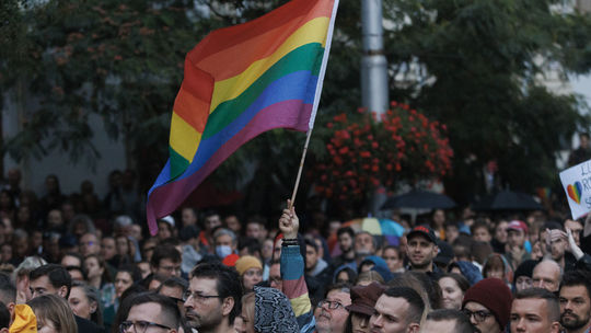 Skupina poslancov vyzýva Hegera zrušiť štandardy pre transrodových ľudí