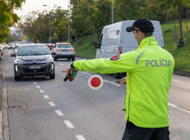 Právomoci policajtov: Čo môžu pri dopravnej...