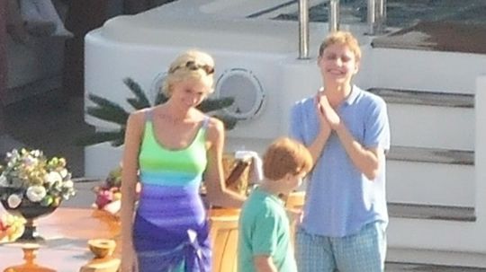 Herečka Elizabeth Debicki ako princezná Diana...