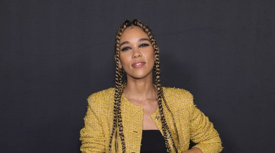 Herečka Alexandra Shipp na podujatí Chanel v...