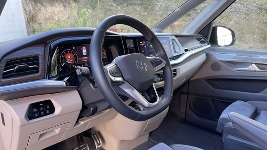 Volkswagen Multivan T7 Style LR 2,0 TSI (2022)