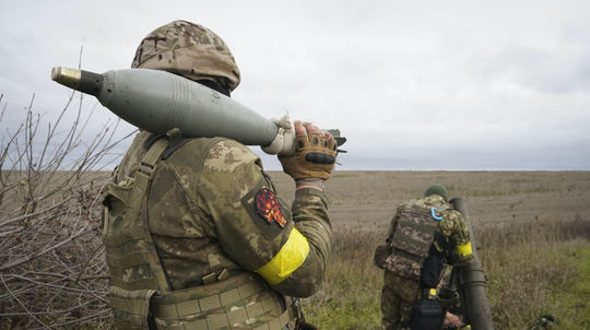 Kyjev pýta kazetovú muníciu, ktorá by zavarila Rusom. Biden zvažuje nad dodaním 